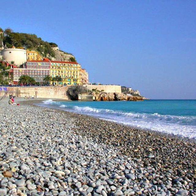 Massages on the beach in Nice