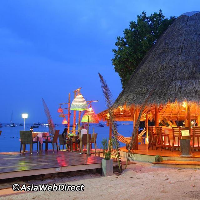 Beachfront Dinner at Mama Resto