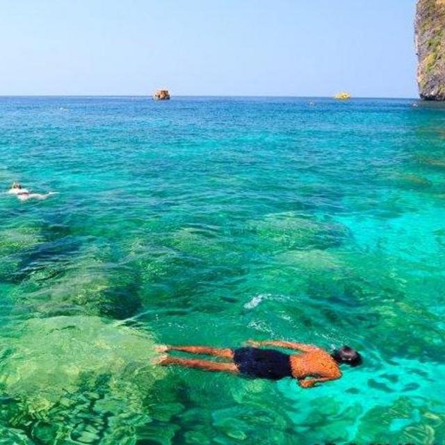 SCUBA Diving in Maya Bay