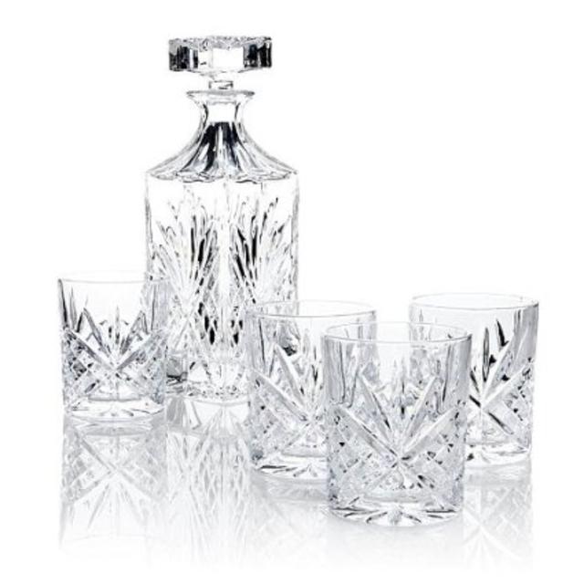 James Scott 5 PC Crystal,Whiskey, Decanter, Bar Set, for Whiskey, Wine, and Liquor. This Irish Cut whiskey Set, includes a Decanter 750ml (with Full Glass Ground Stopper), and 4 x 8 oz. crystal DOF Glasses.