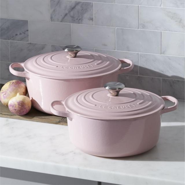 Le Creuset ® Signature Round Hibiscus Pink French Ovens with Lid