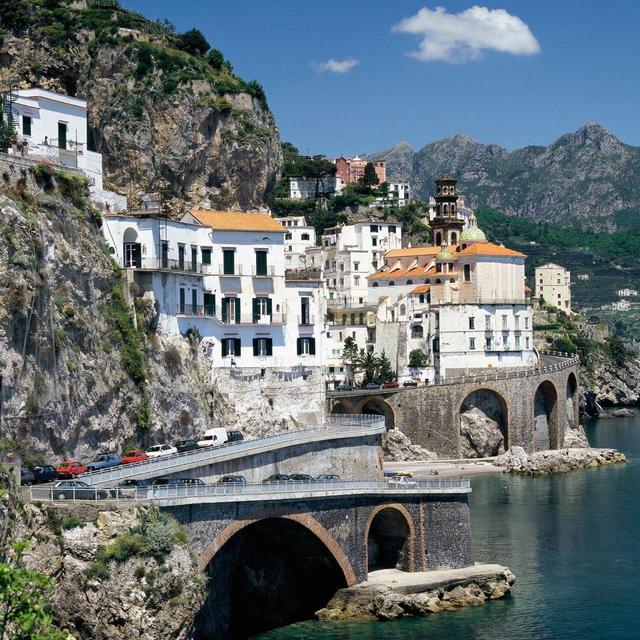 Drive along the Amalfi coast