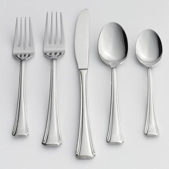 Oneida Bordeaux 20-pc. Flatware Set