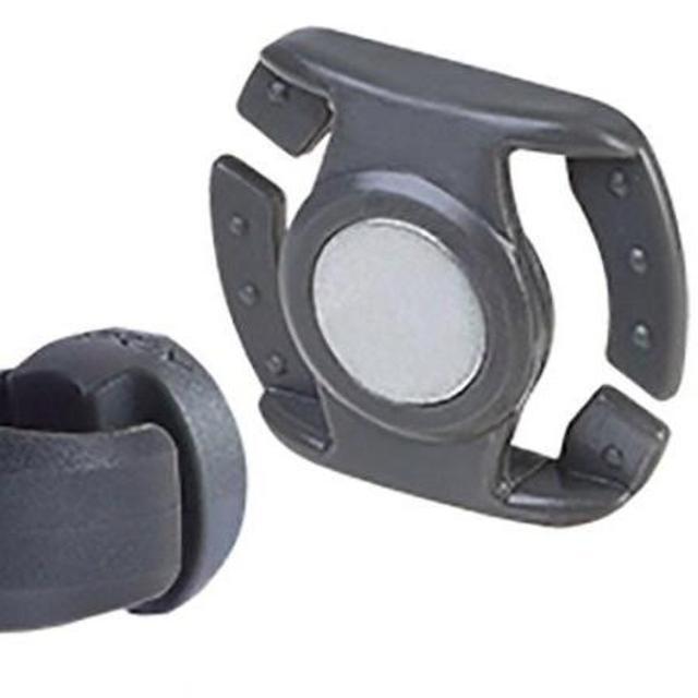 Osprey   Hydraulics Sternum Strap and Tube Magnet Kit