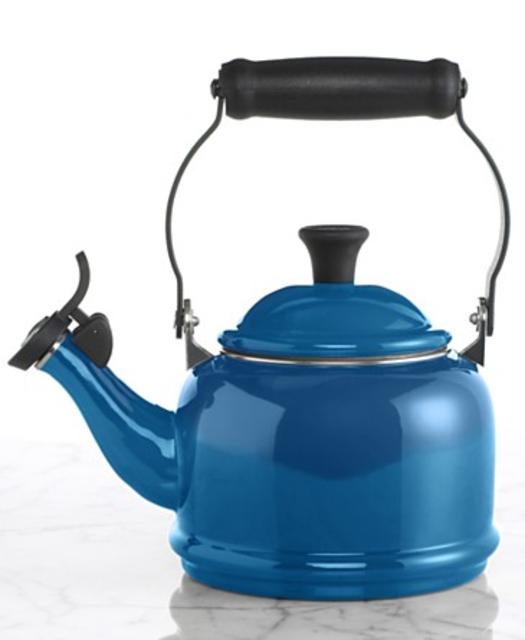 Le Creuset Demi 1.25 Qt. Tea Kettle