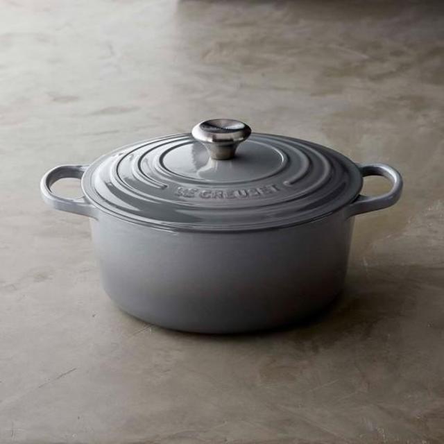 Le Creuset Signature Cast-Iron Round Dutch Oven 5 1/2-Qt., French Grey