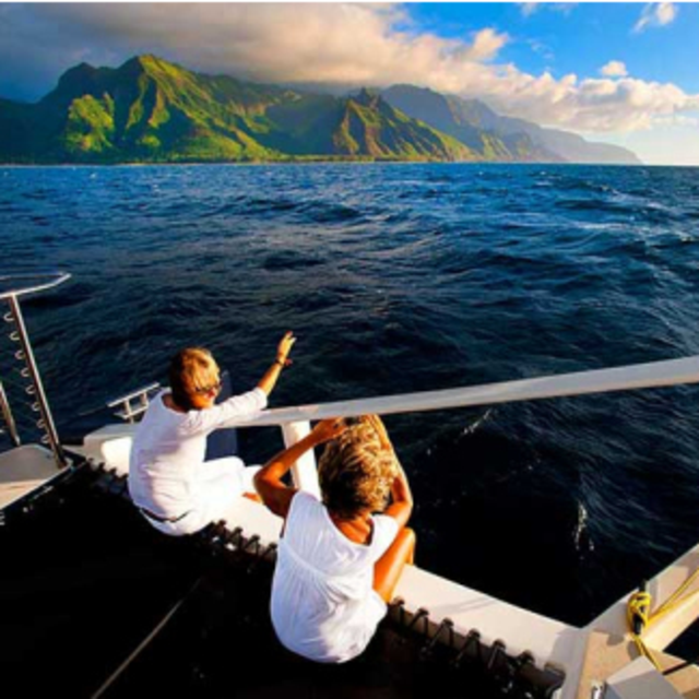 Na Pali Coast Sunset Dinner Sailing Cruises