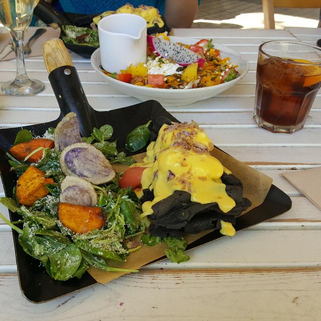 {Honeymoon} Foodie Dinner For Two