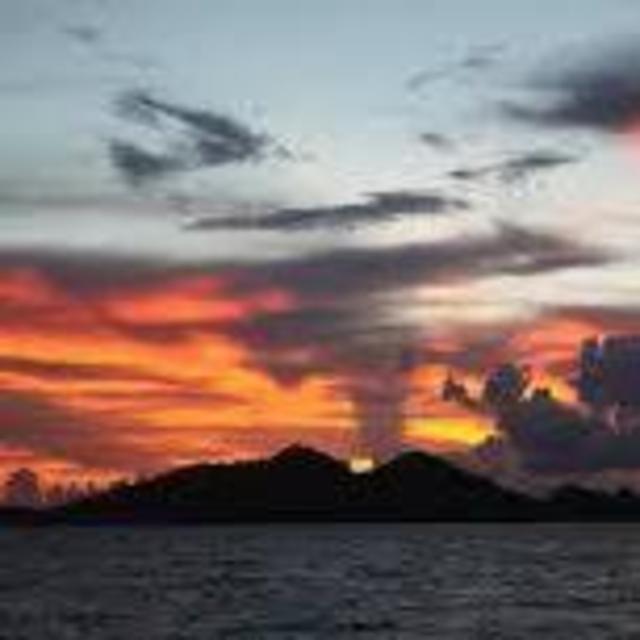 Maya Bay Sunrise Excursion - Phi Phi Island
