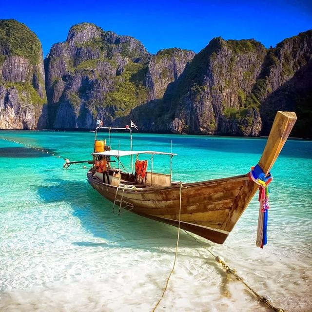 Phuket Island Extension (1 night/person)