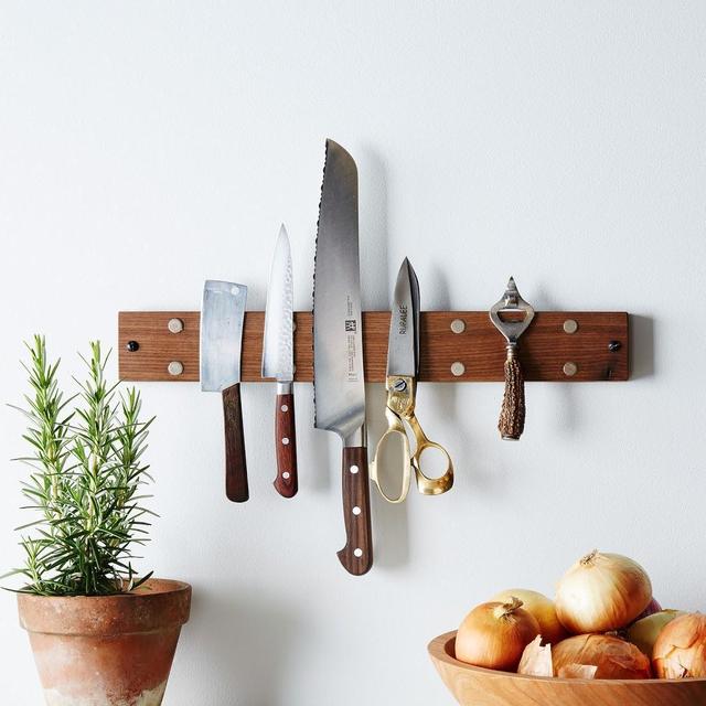 Reclaimed Knife Grabber