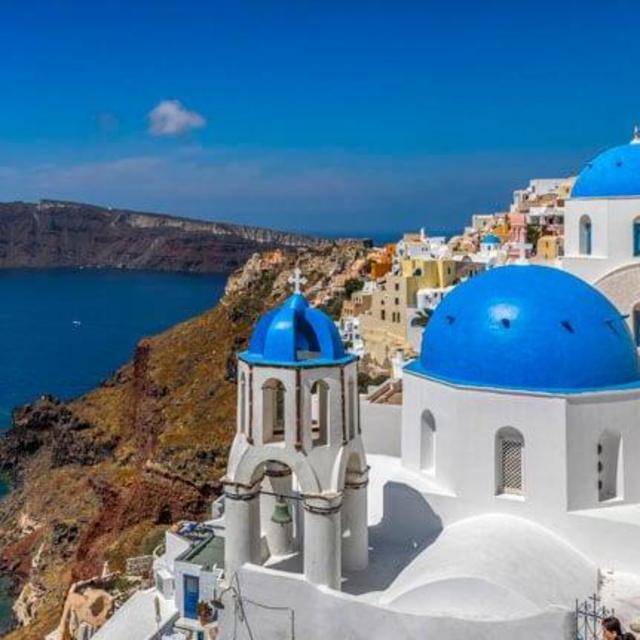 Honeymoon Photoshoot in Santorini