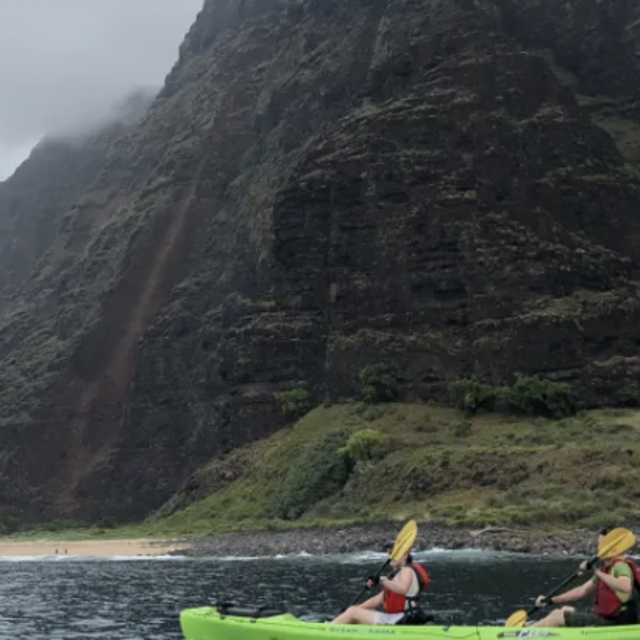 Na Pali Sea kayaking tour
