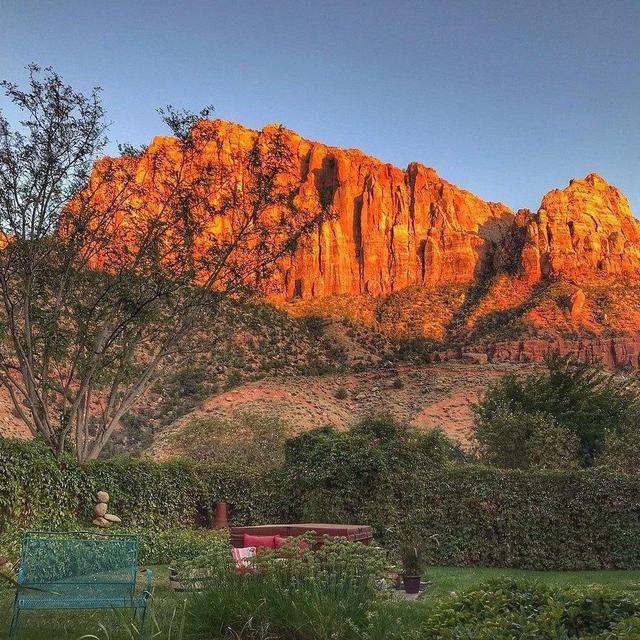 Harvest House Bed & Breakfast in Zion