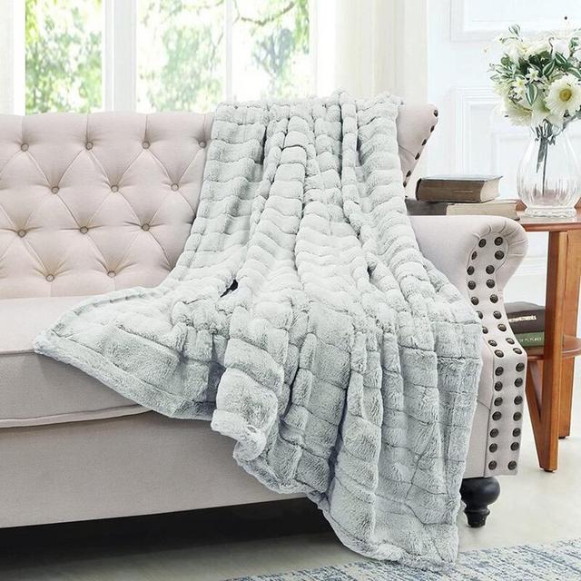 Chelchowska Super Mink Throw
