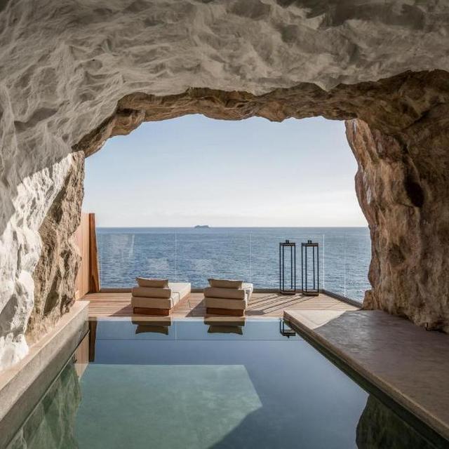 Upgrade us to the Cave Suite!