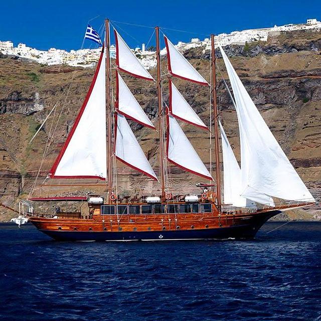 Santorini Volcano Boat Tour (Honeymoon)