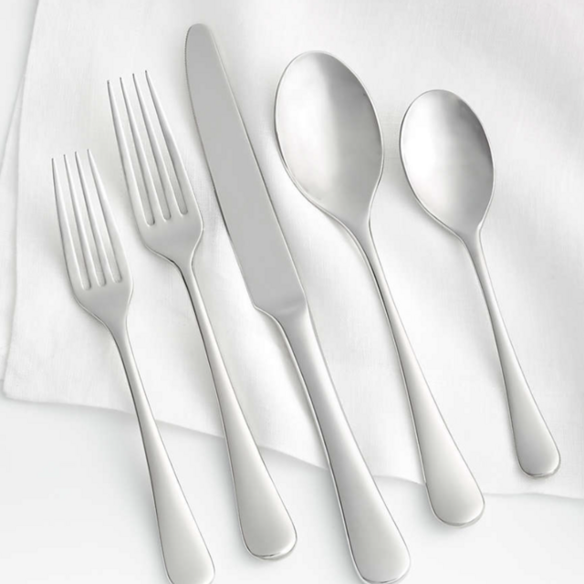 Caesna Mirror 40-Piece Flatware Set