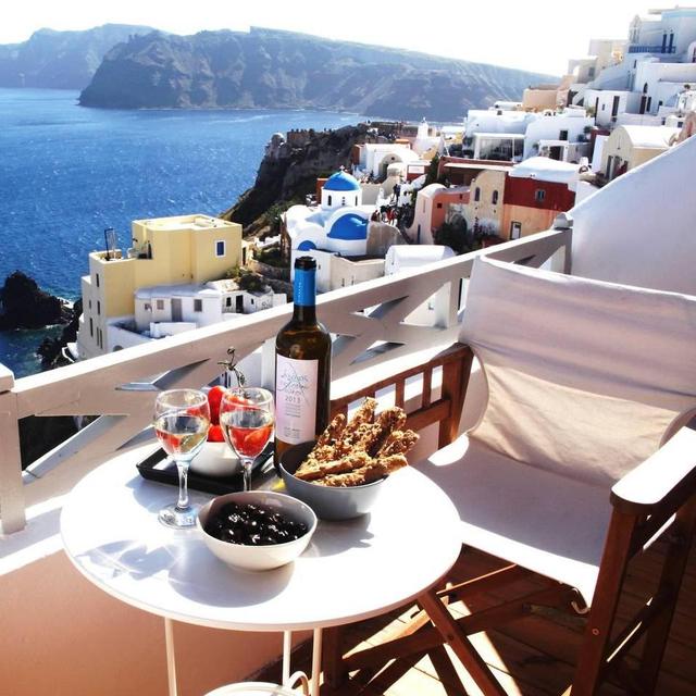 Santorini Cliffside Suite (5 nights)