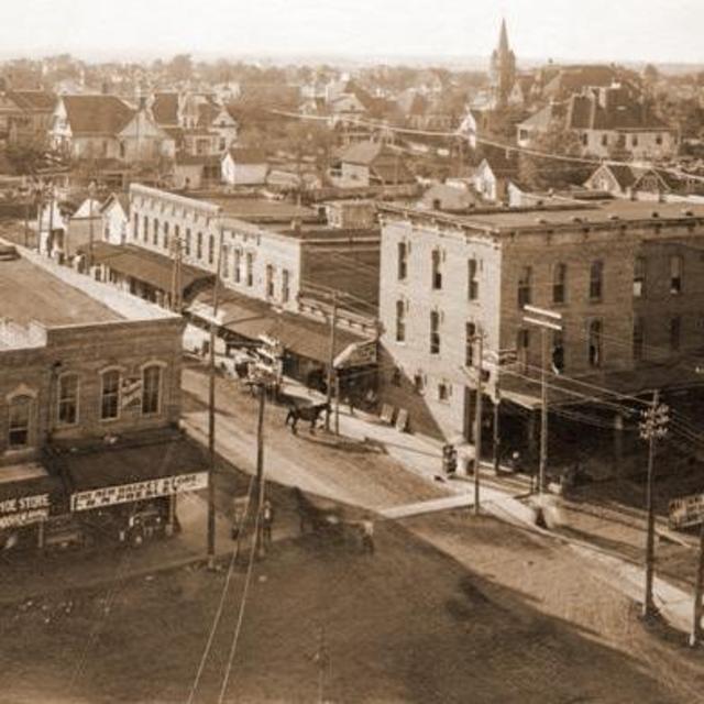 DATE: Dinner Date on McKinney Square