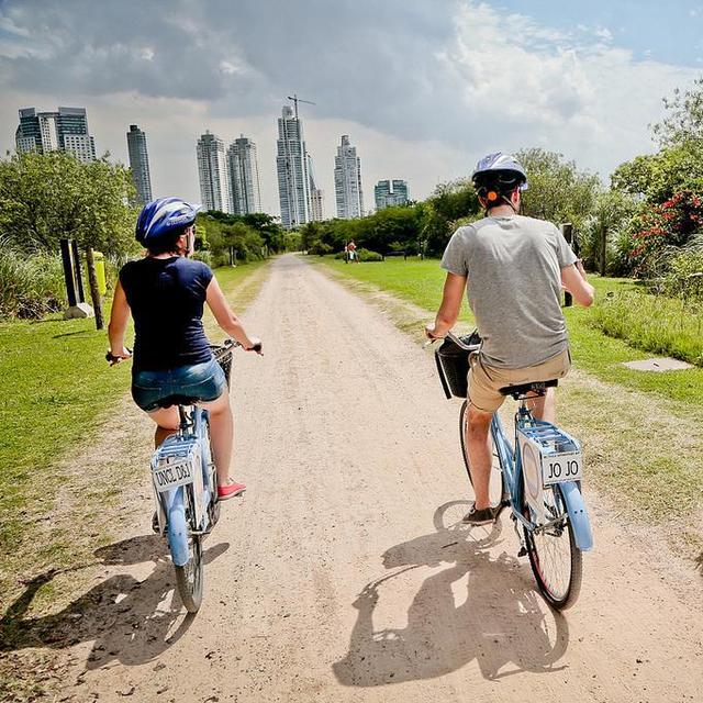 Honeymoon Experience: Urban Biking & Kayaking Tour for 2 in Buenos Aires
