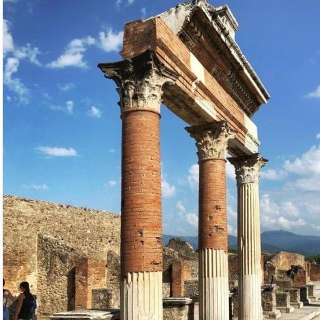 POMPEII walking tour! Venmo