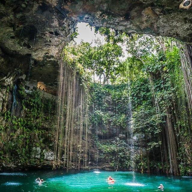 Darknight Cave Tubing Excursion in Belize