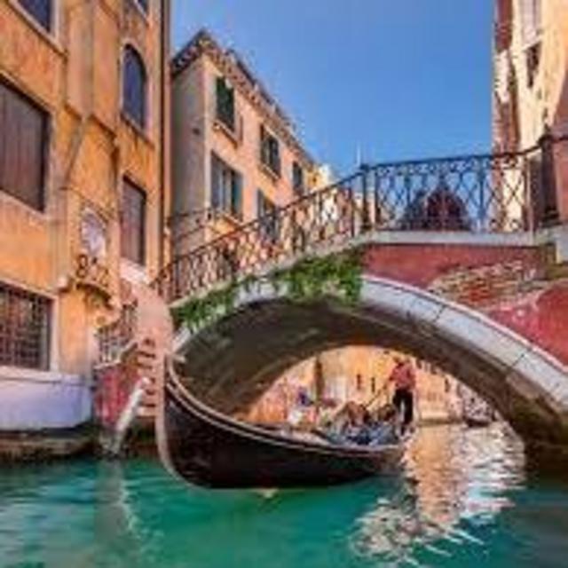 Lunch & a Gondola Ride in Venice