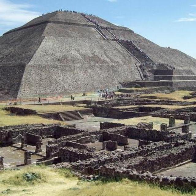 Day Trip to Teotihuacan Pyramids