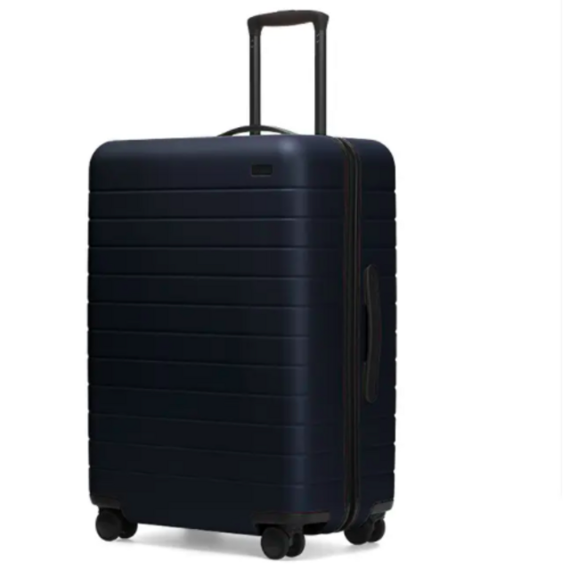Away Suitcase: The Bigger Carry-On NAVY
