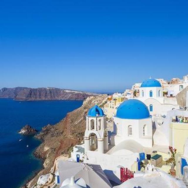 Cruise excursion to Santorini island