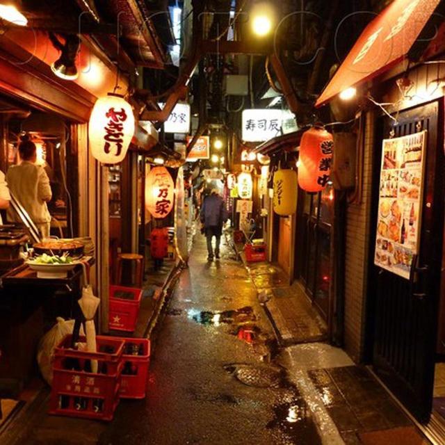 Bar-hopping in Golden-Gai