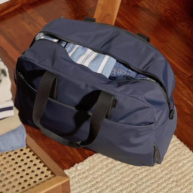 Away - Weekender