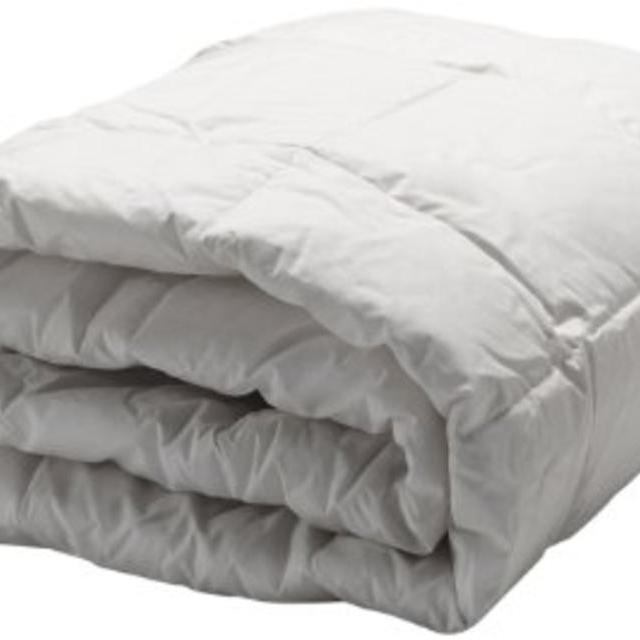 AllerEase Hot Water Washable Allergy Protection Comforter