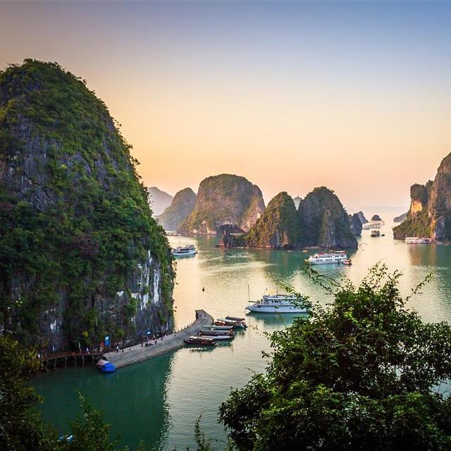 Overnight Cruise through Halong Bay, Vietnam