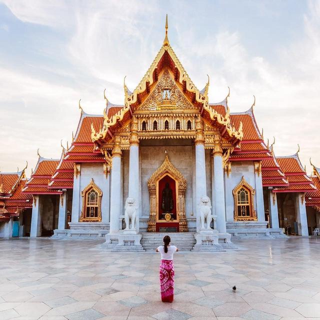 Private Guide with Temple and Floating Markets Tour- Bangkok