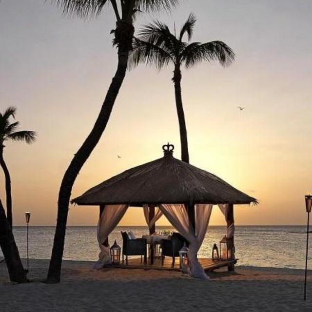 Honeymoon Gift - Romantic Dinner For Two on the Beach