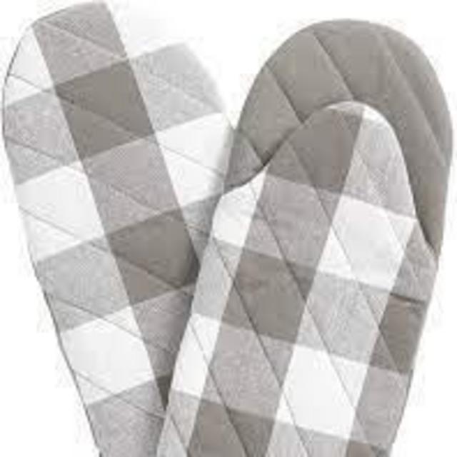 Farmhouse Living Buffalo Check Oven Mitt Pair - 13" x 6" - Elrene Home Fashions