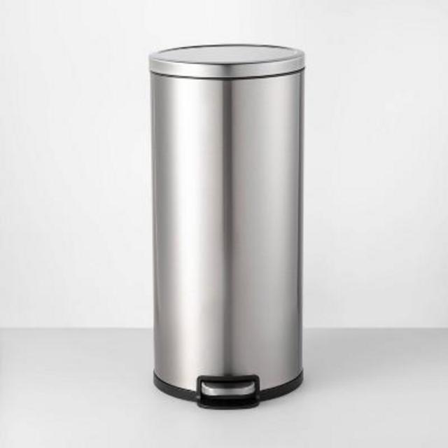 30L Round Step Trash Can - Made By Design™