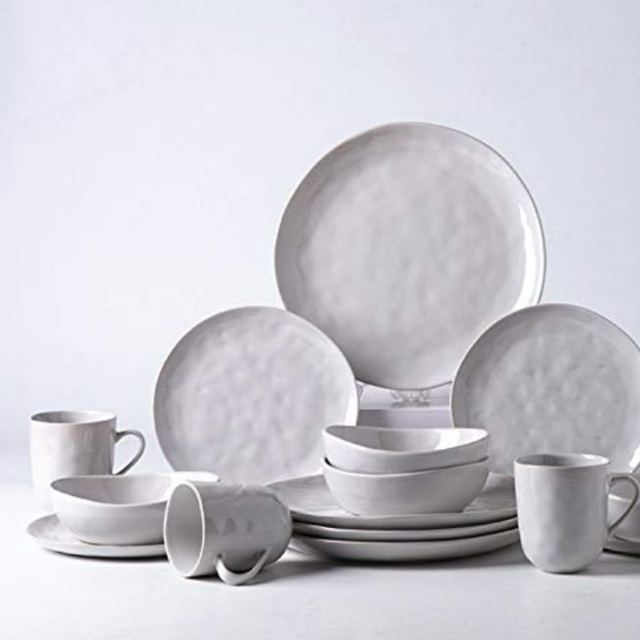 16-Piece Porcelain Dinnerware Set