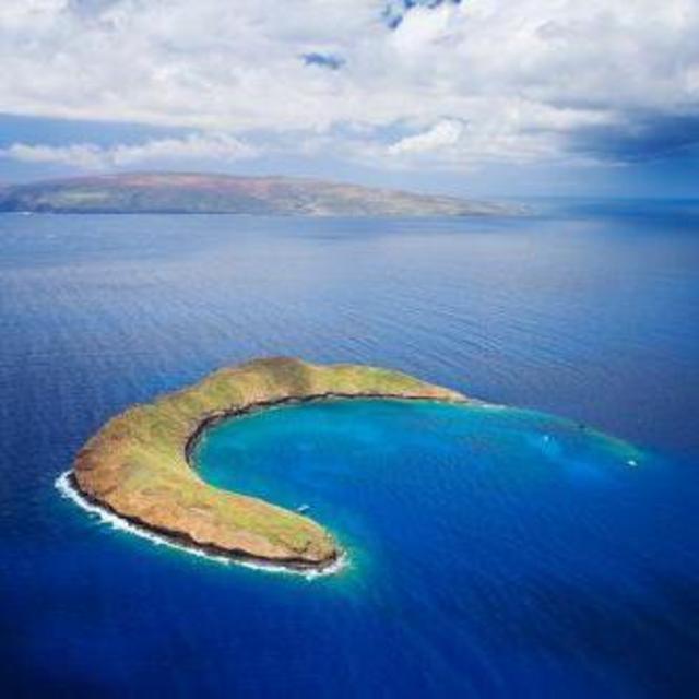 Snorkeling the Molokini crater in Maui