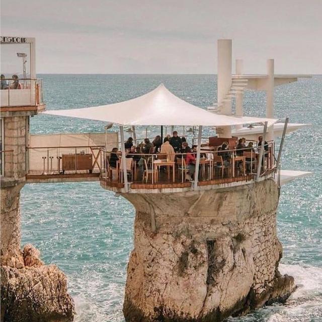 Honeymoon - Lunch at Le Plongeoir in Nice