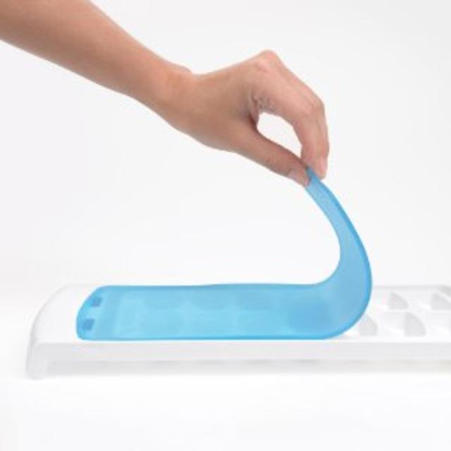 OXO No-Spill Ice Cube Tray with Silicone Lid (Set of 2)