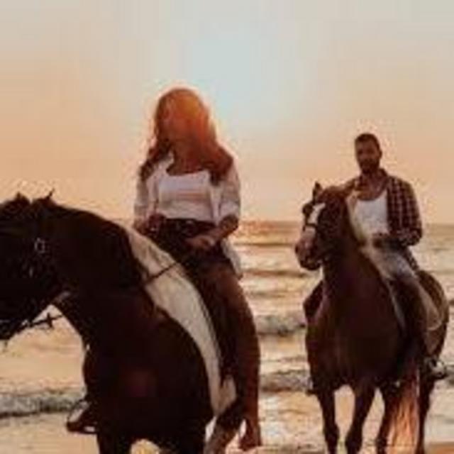 BALI - Horseback Riding Date