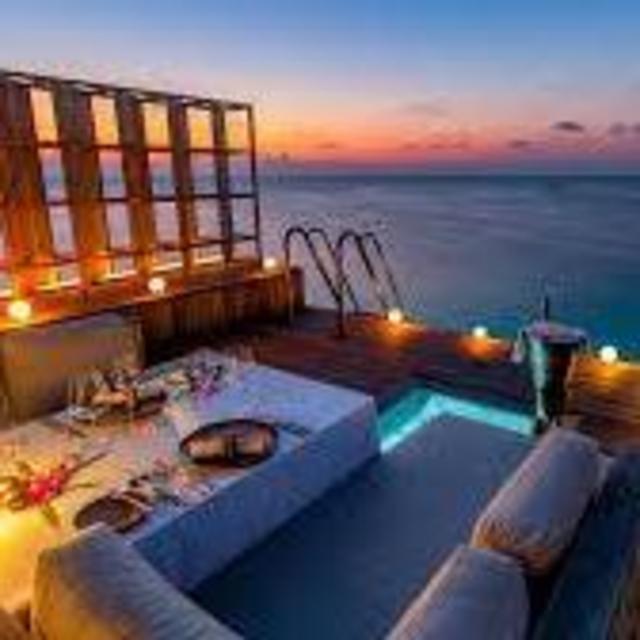 BALI - Sunset Dinner on the Beach