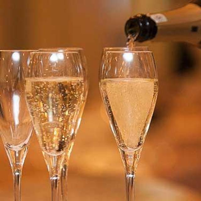 Honeymoon Activity- Champagne and Sparkling Wine Class