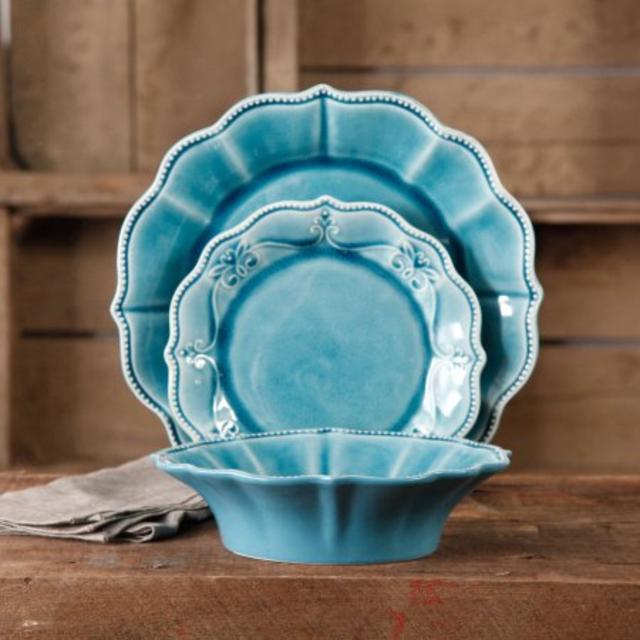The Pioneer Woman Paige 12-Piece Dinnerware Set