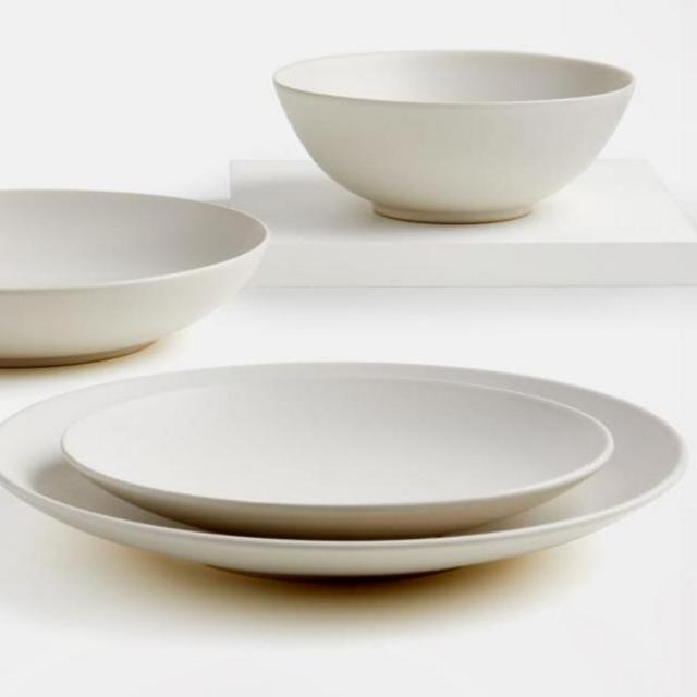 Crate And Barrel - Craft 4-Piece Place Setting Set, Service for 1