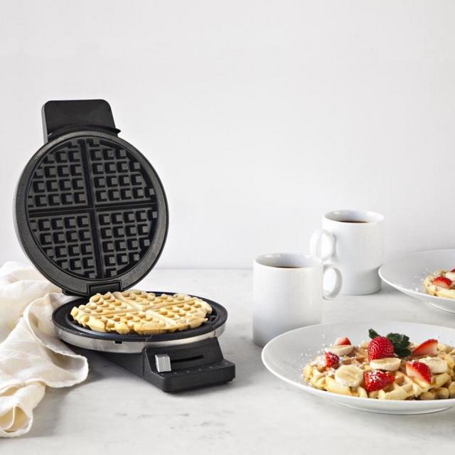 Cuisinart - Round Classic Waffle Maker