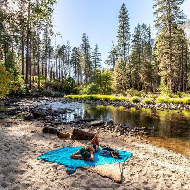 Grand Trunk - Parasheet Beach Blanket